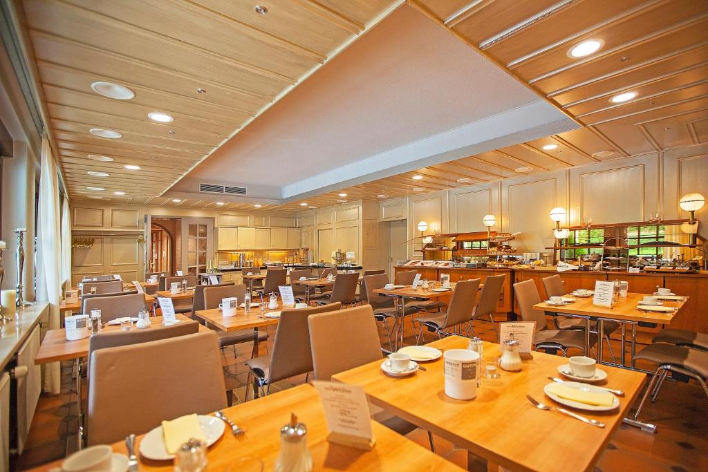 Restaurace v ubytování Hotel Waldhorn