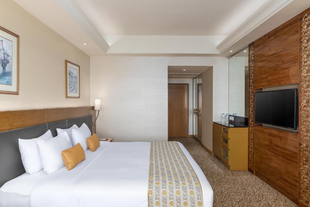 Μια τηλεόραση ή/και κέντρο ψυχαγωγίας στο Sedona Hotel Yangon
