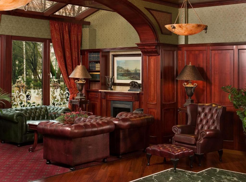 Golden Ball Club - Resim 1