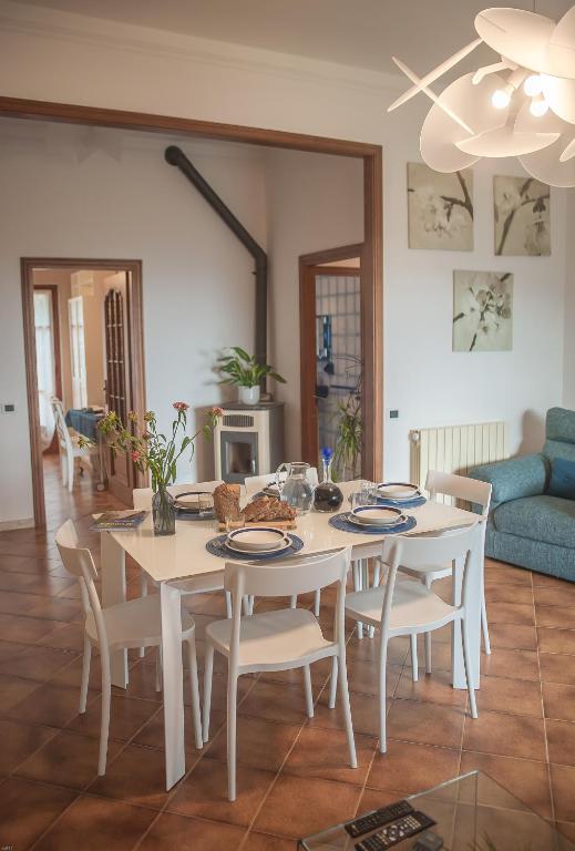 A seating area at Totohouse Da Marco piscina riscaldata