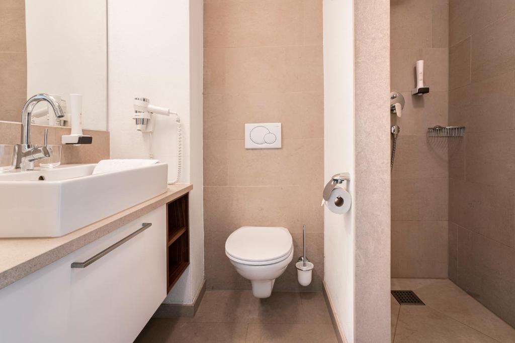A bathroom at Tauernresidence Radstadt by ALPS RESORTS