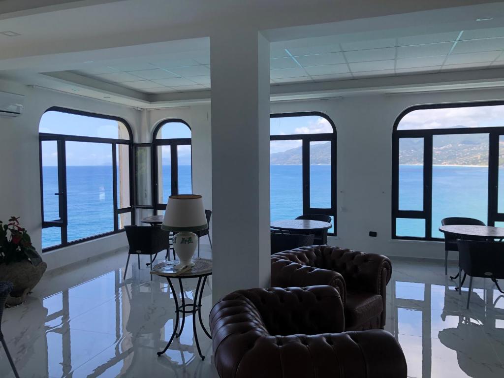 Posezení v ubytování Hotel Palinuro