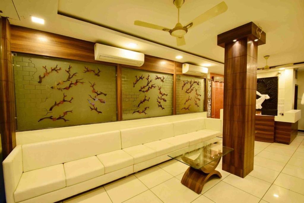 Posezení v ubytování Hotel Satyug