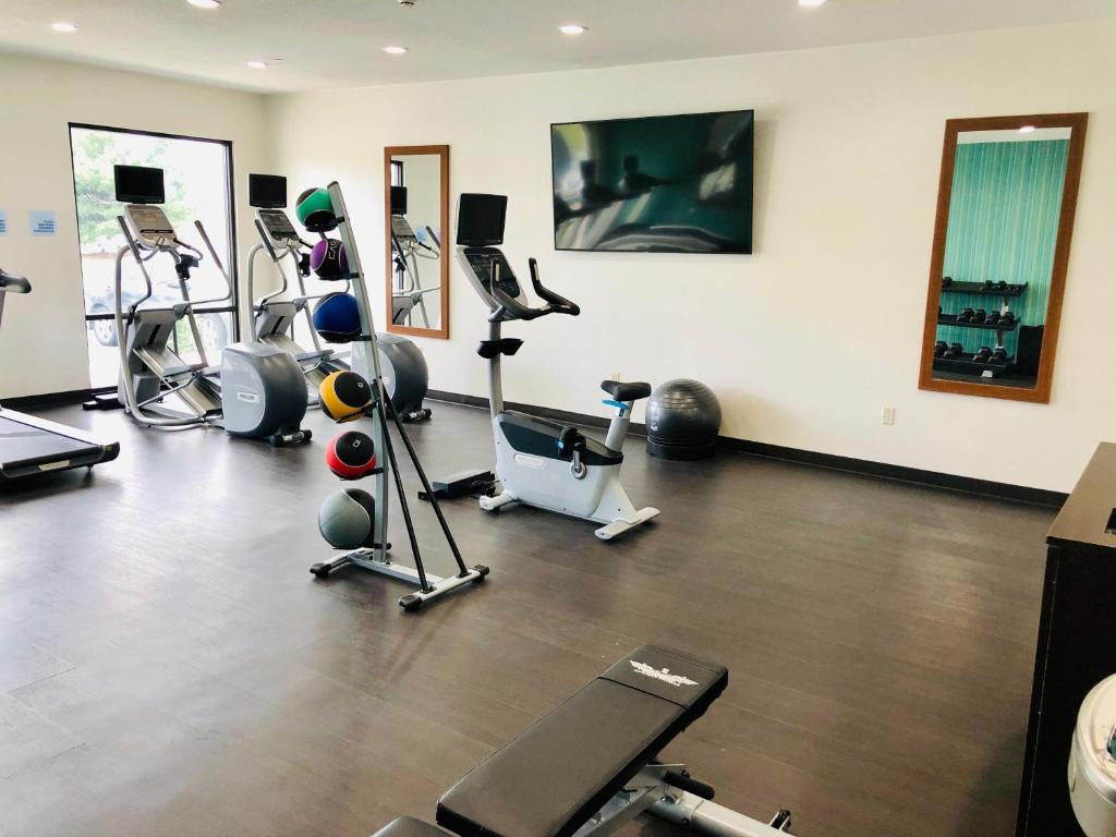 Fitness centrum a/nebo fitness zařízení v ubytování Holiday Inn Express Fishkill-Mid Hudson Valley by IHG