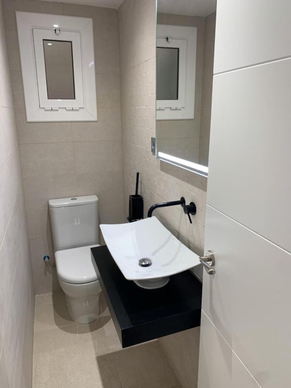 A bathroom at Calafell Torre Sol 4
