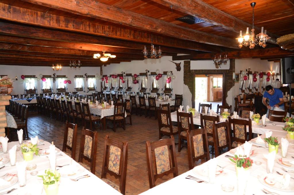 Restaurace v ubytování Jelen salaš