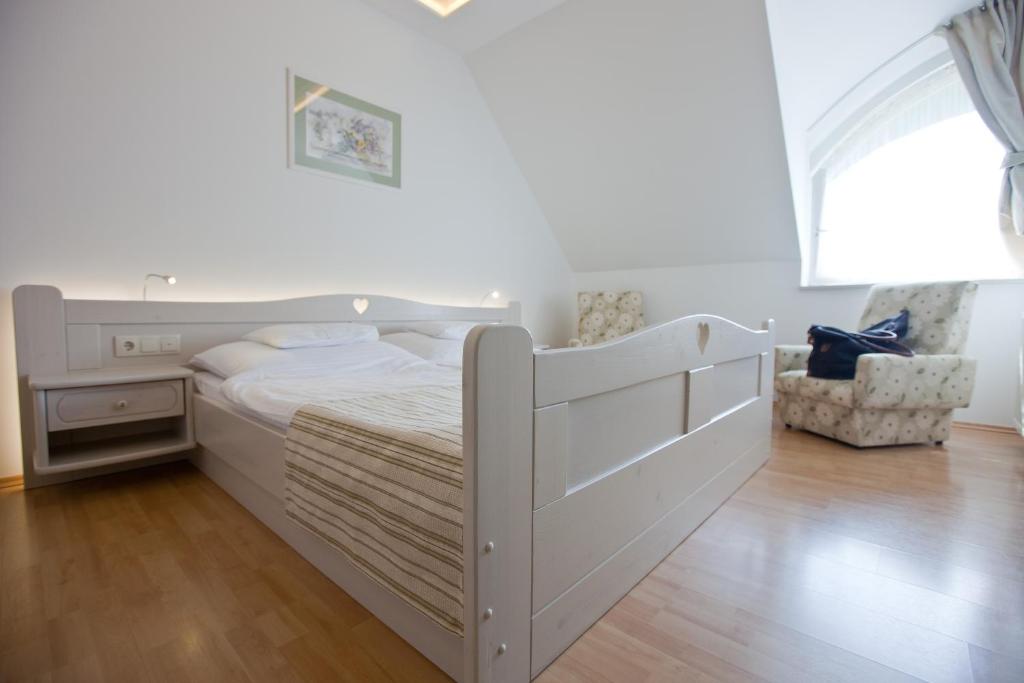 Tornácos Hotel - Hegykő - Superior Triple Room
