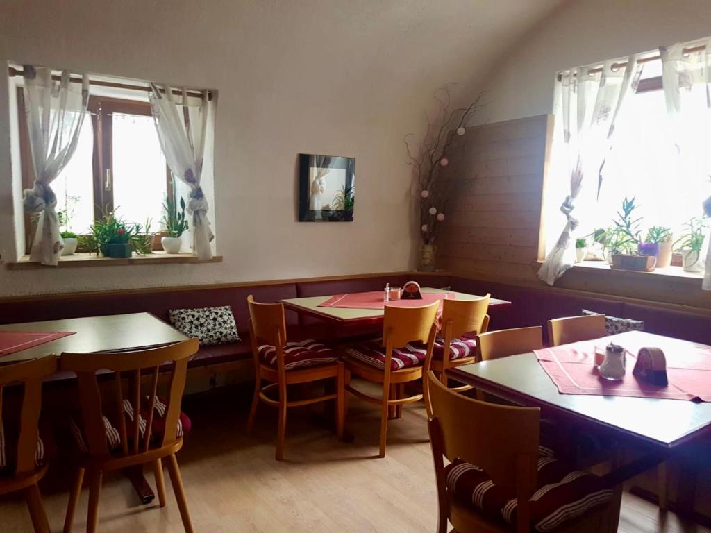 A seating area at Kirchenwirt Kolbnitz