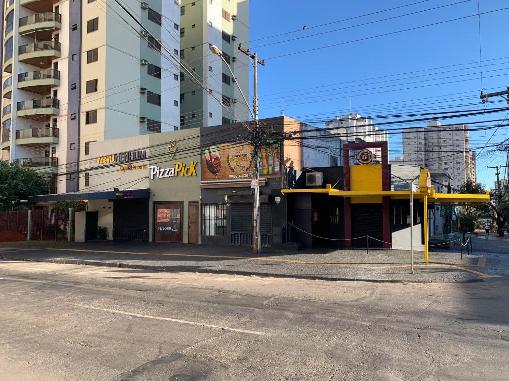  Sobrado Incrível! 5 QUARTOS com ar split e TV! A 10metros do Oliveiras Place!