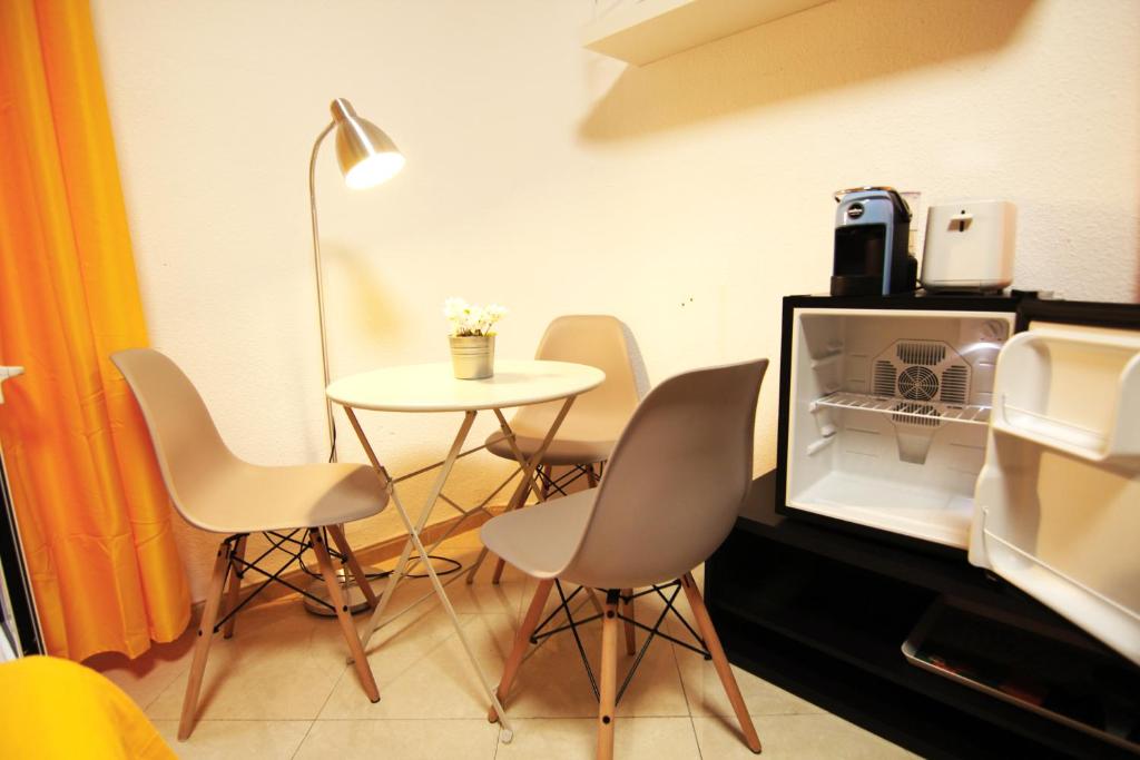 Kuchyň nebo kuchyňský kout v ubytování Balcony & Room Malaga centro