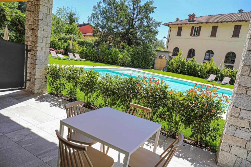 Bazén v ubytování House & Pool nebo v jeho okolí
