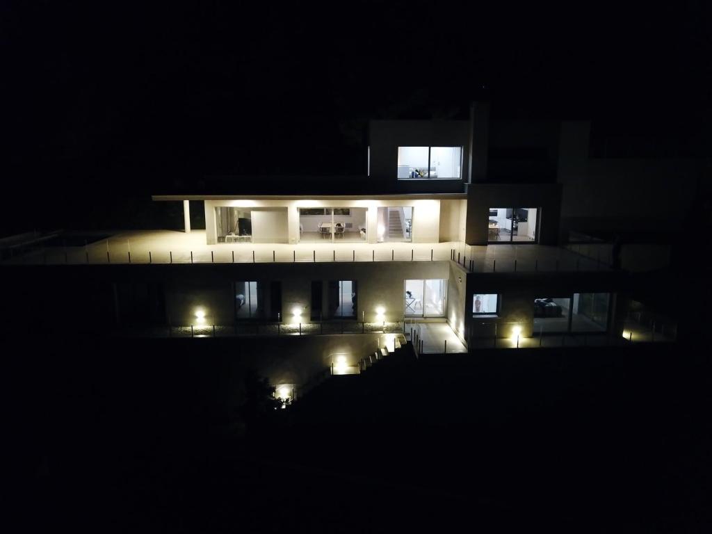 Budova, v ktorej sa vila nachádza