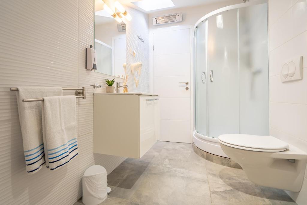 Fran Center Apartments (Square) - 8