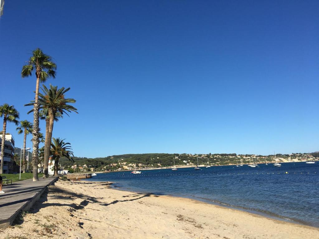 Bandol, vue panoramique sur la mer, la plage, le port, Bandol – Updated  2023 Prices