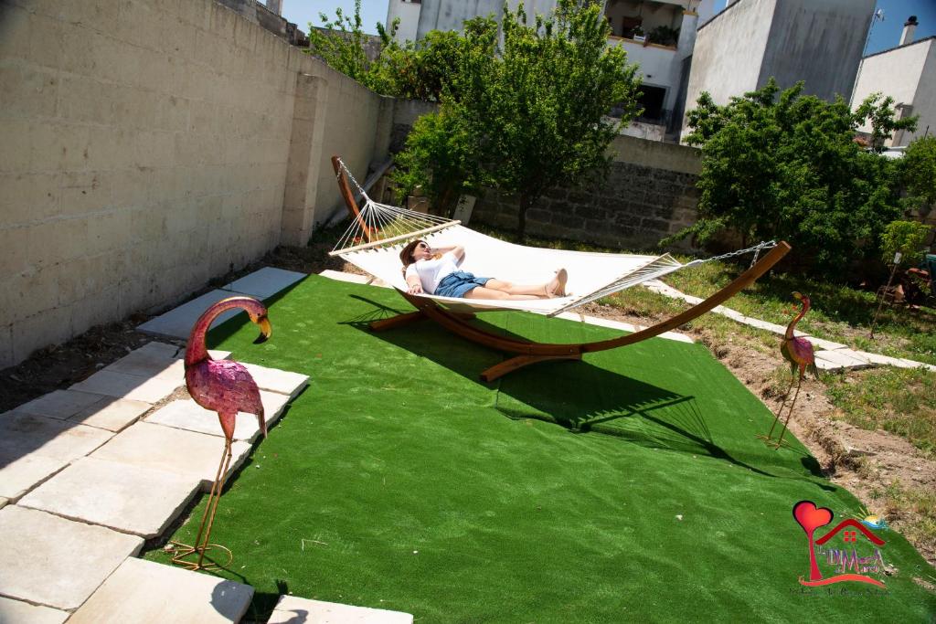 A garden outside La DIMorA di Marco - Exclusive Art Rooms Salento
