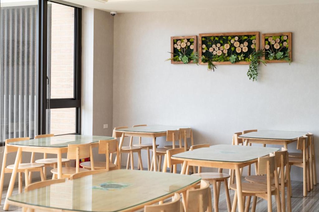 Restaurace v ubytování 覓玥精品時尚旅館 Mi Yue Boutique Motel