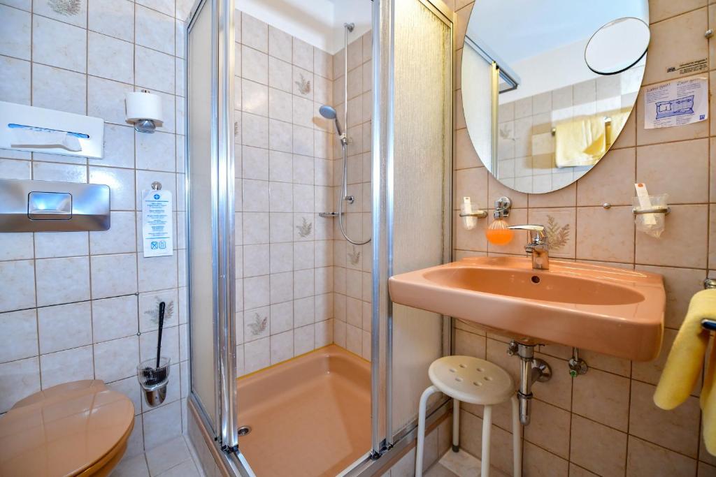 Koupelna v ubytování Hotel Zur Post