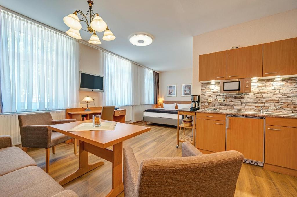 Kuchyň nebo kuchyňský kout v ubytování Komforthotel Kaiserhof