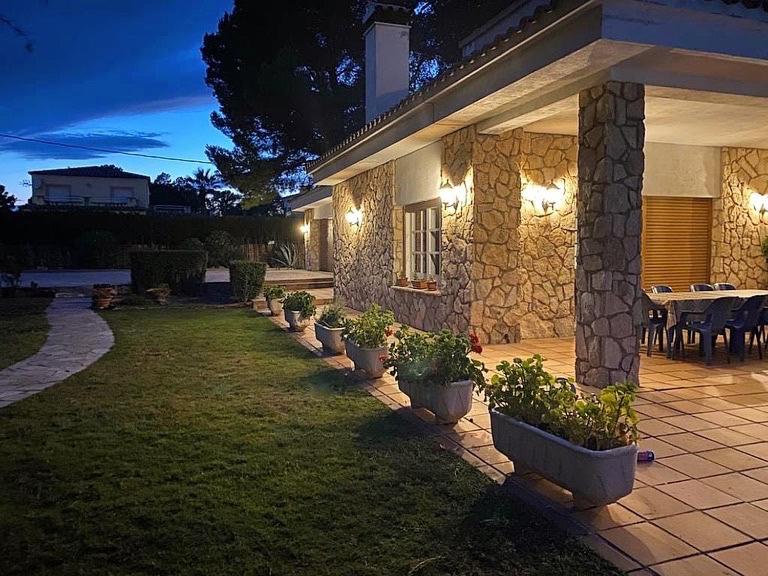 Vonkajšia záhrada v ubytovaní Villa Bella Cala