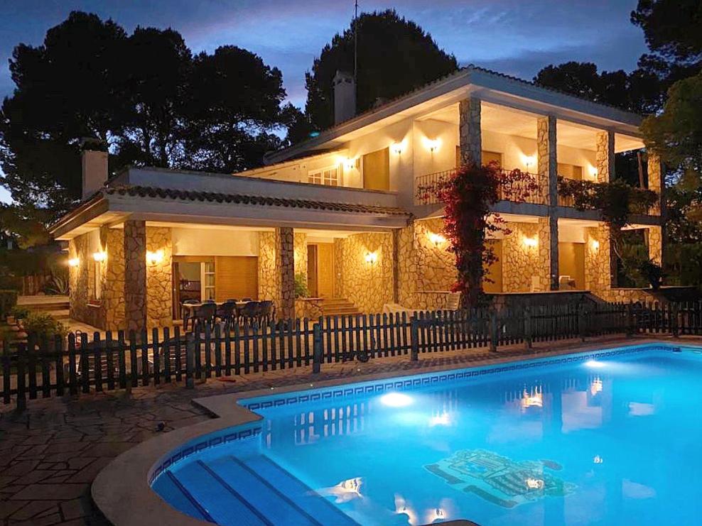 Bazén v ubytovaní Villa Bella Cala alebo v jeho blízkosti