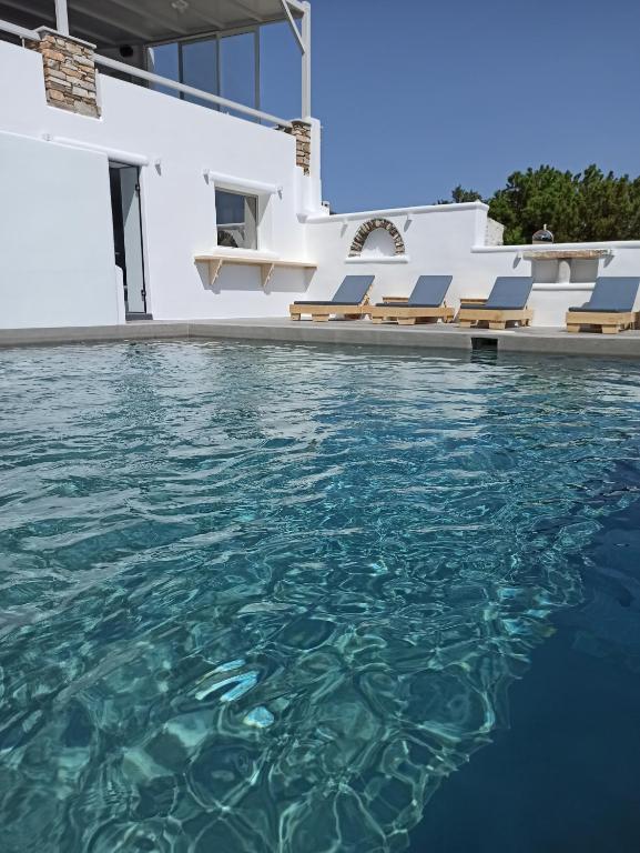 Bazén v ubytování Porto Raphael Residences & Suites nebo v jeho okolí