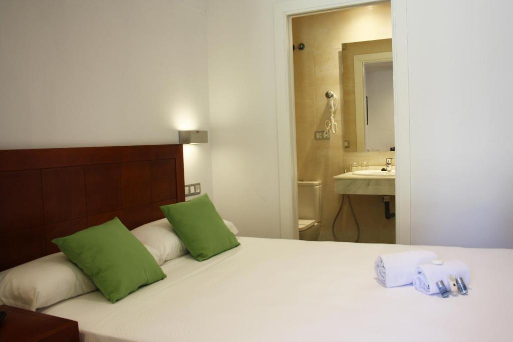 Hotel Riad Arruzafa - Studio - Ground Floor Parking View