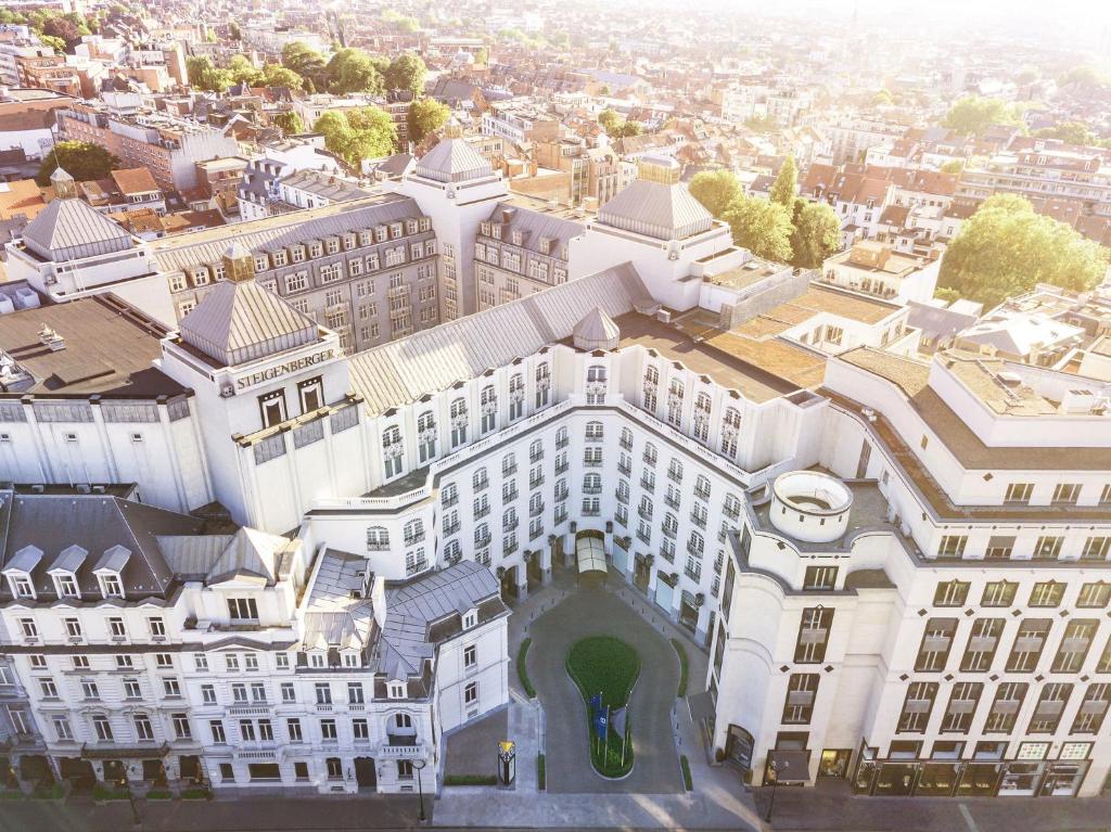 Nespecifikovaný výhled na destinaci Brusel nebo výhled na město při pohledu z hotelu