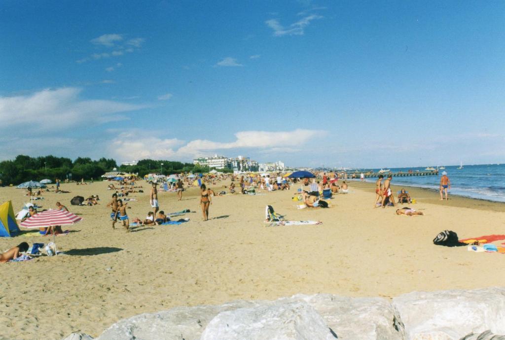 A beach at or near a szállodákat