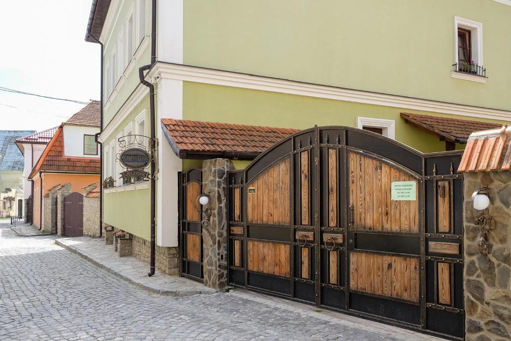 Budova, kde se penzion – hostinec nachází
