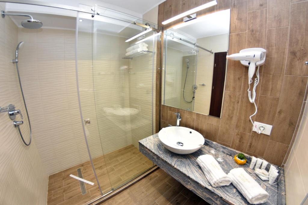 Koupelna v ubytování Stavros Hotel