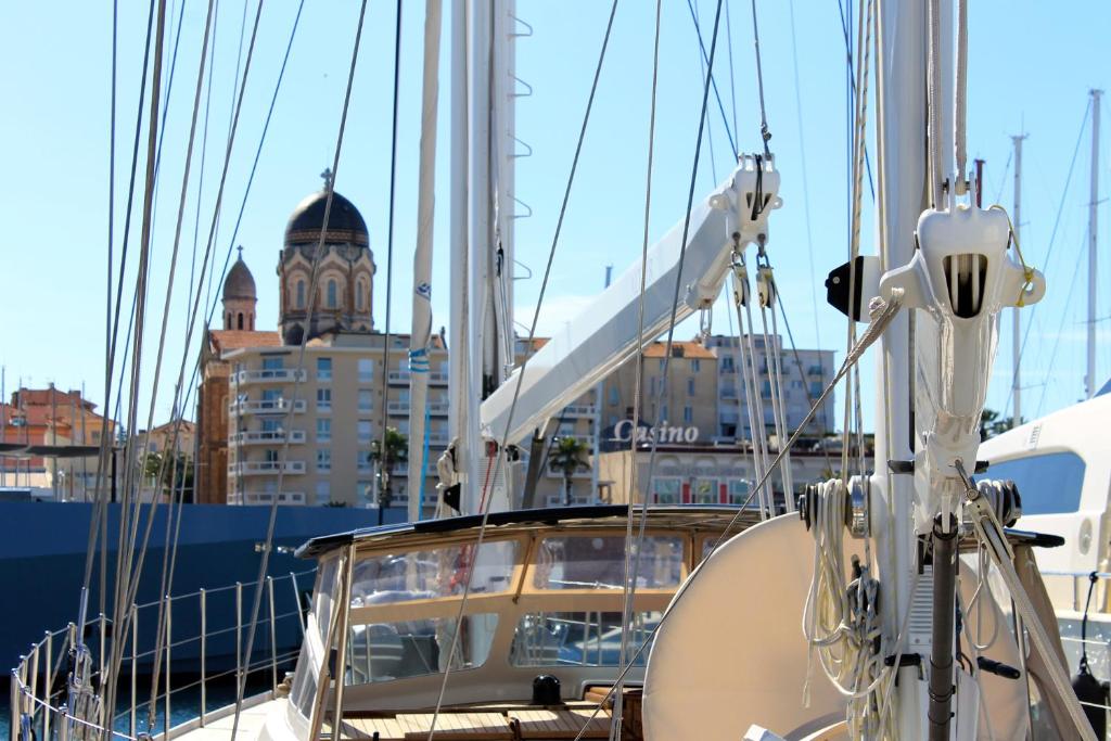 Fotografie z fotogalerie ubytování Nouvel Hotel v destinaci Saint-Raphaël