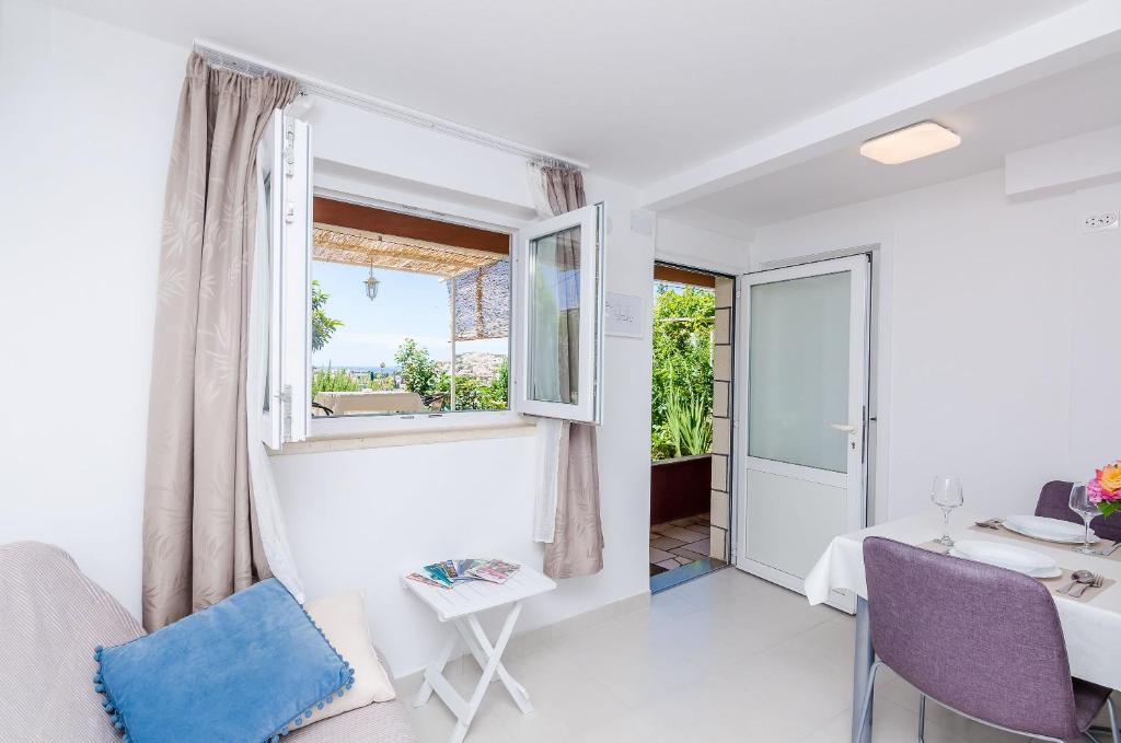 Apartments & Room Lino - 11