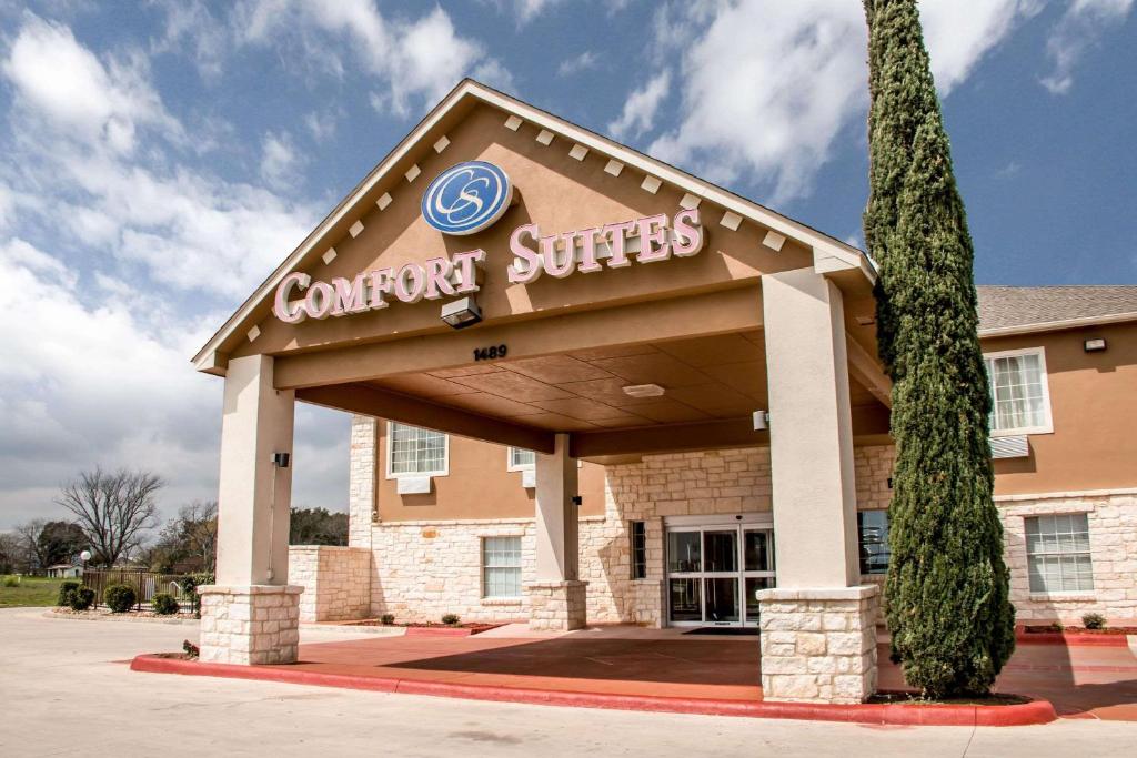 a rendering of a corner suites building at Comfort Suites New Braunfels in New Braunfels