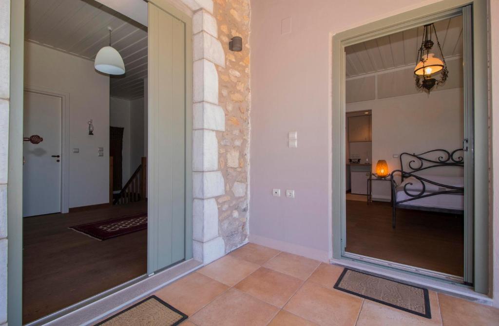 Posteľ alebo postele v izbe v ubytovaní Laconian Collection Villa Magoula