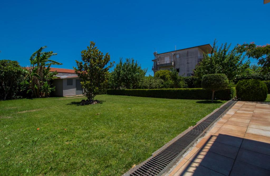 Vonkajšia záhrada v ubytovaní Laconian Collection Villa Magoula