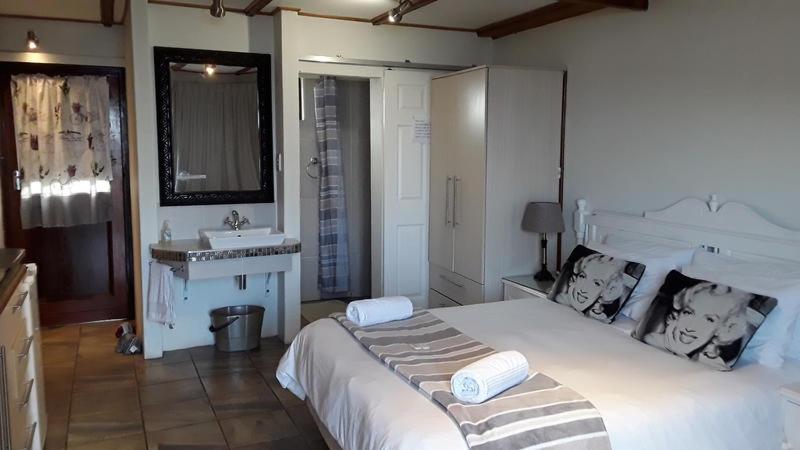 12 on Beach Guest House - Chambre Double