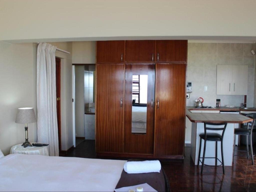 12 on Beach Guest House - Salle Familiale