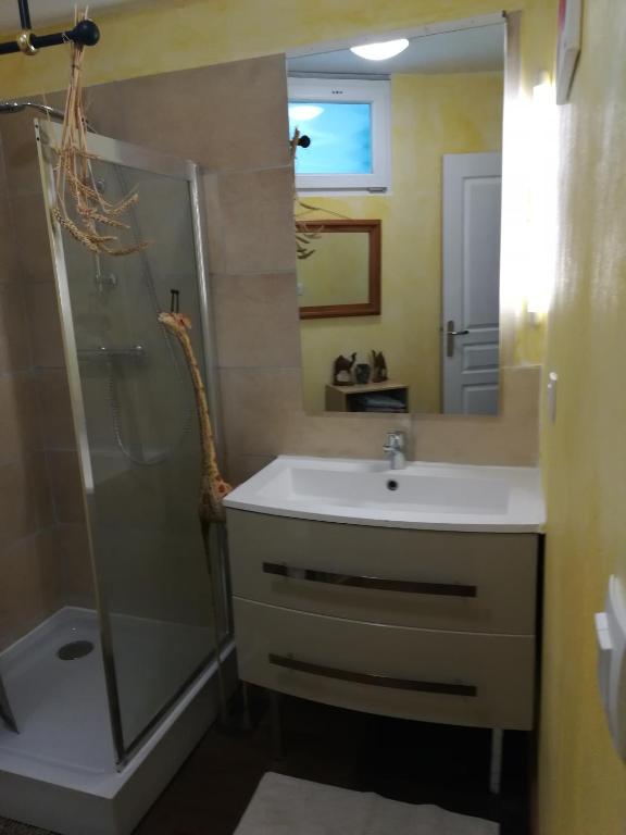 Domaine de Fontenelay - Family Room With Private Bathroom
