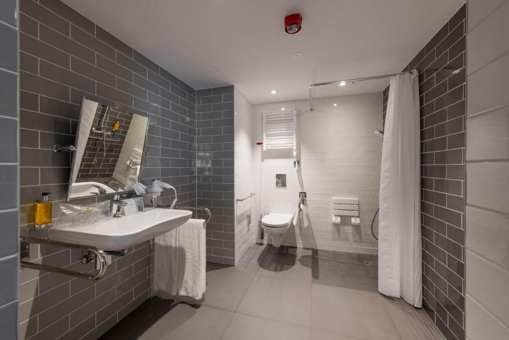 Kúpeľňa v ubytovaní Holiday Inn Express Warsaw - Mokotow by IHG