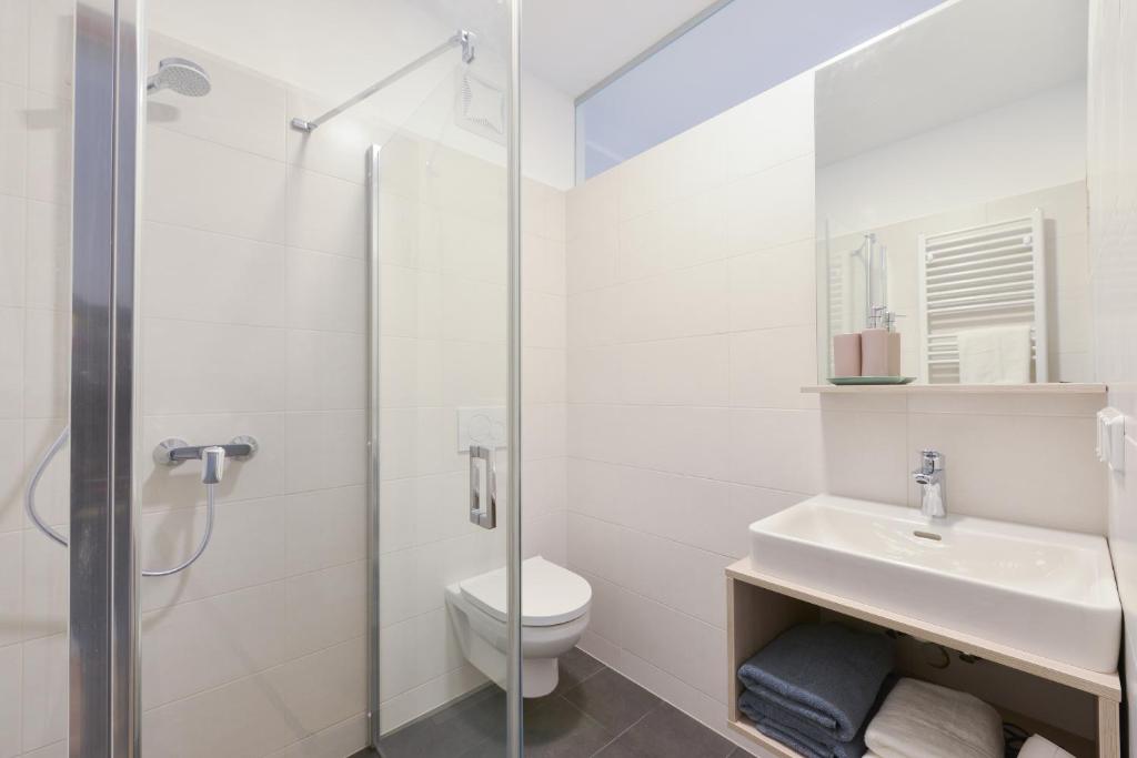 Koupelna v ubytování 23-hotel