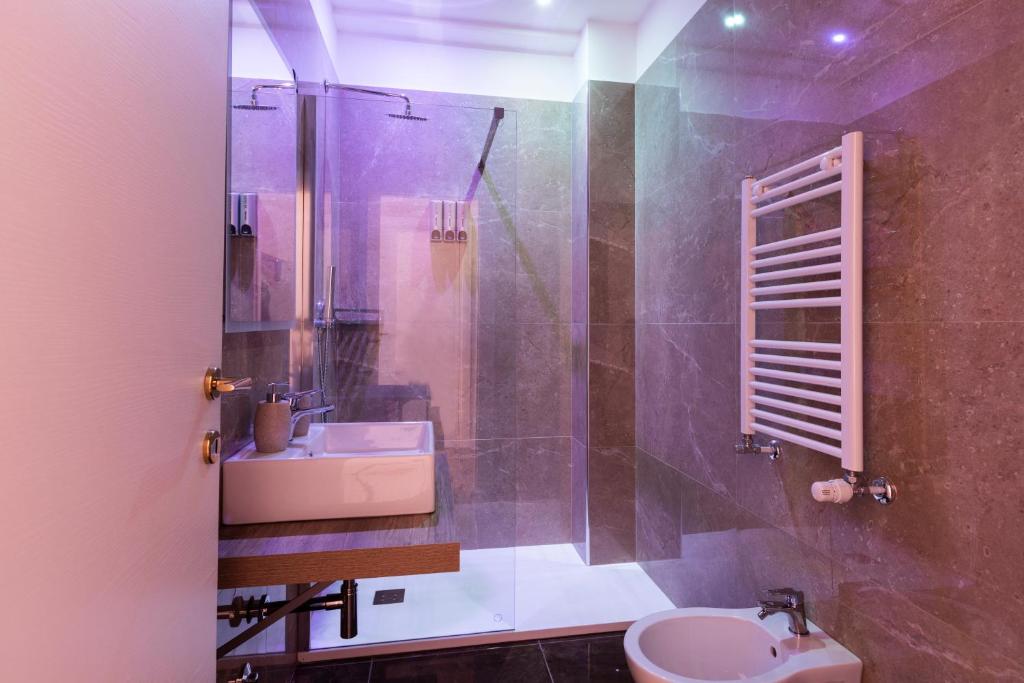 Kúpeľňa v ubytovaní Momo Central Rome 1