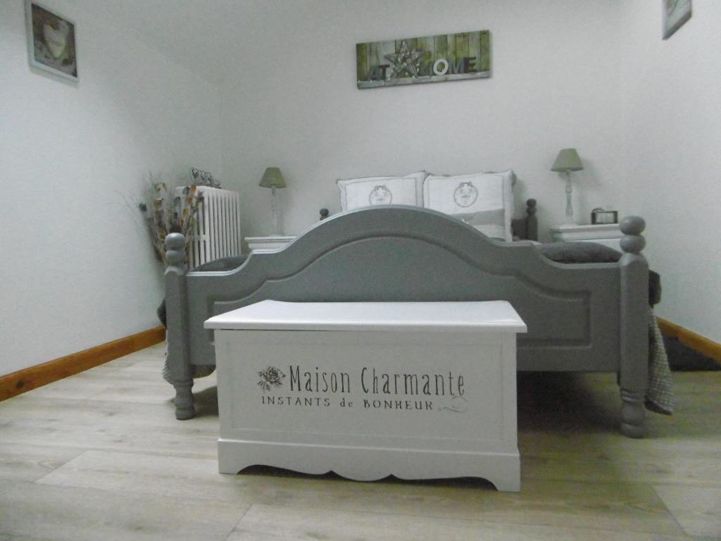Postel nebo postele na pokoji v ubytování Chambre d'hotes de la Mousse