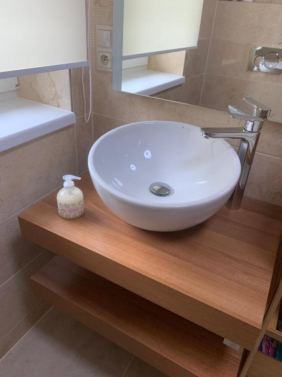 A bathroom at Apartmán Paseky