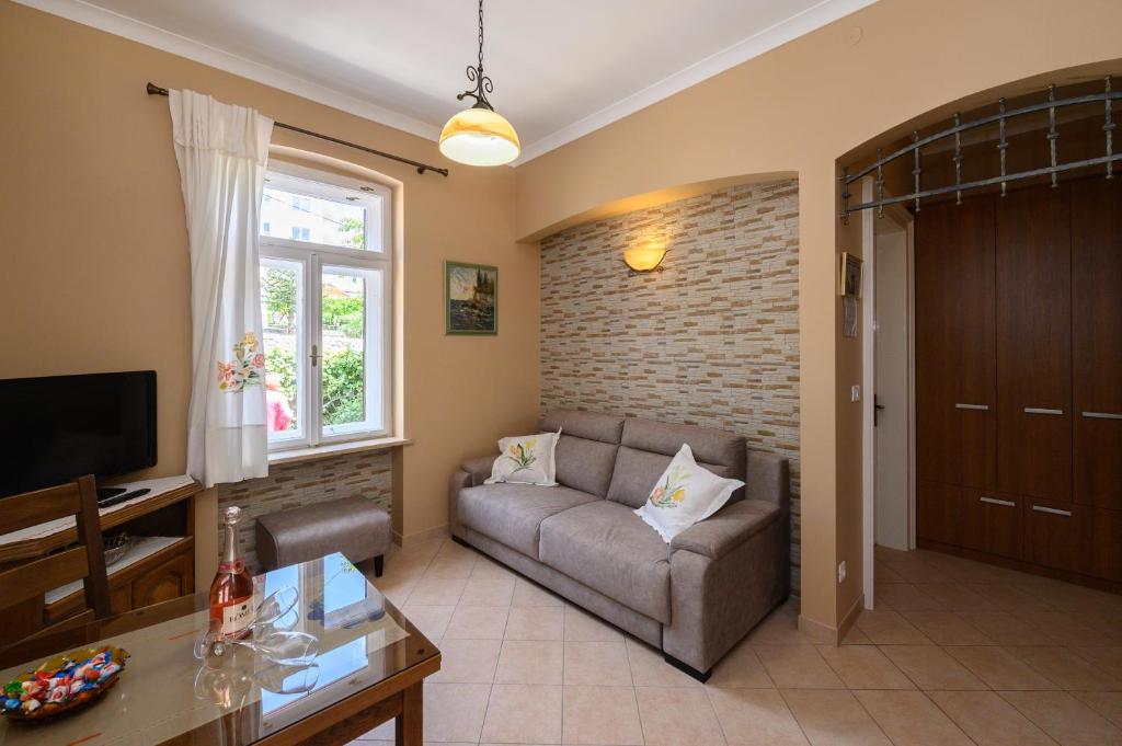 Apartments Villa Salona - 1