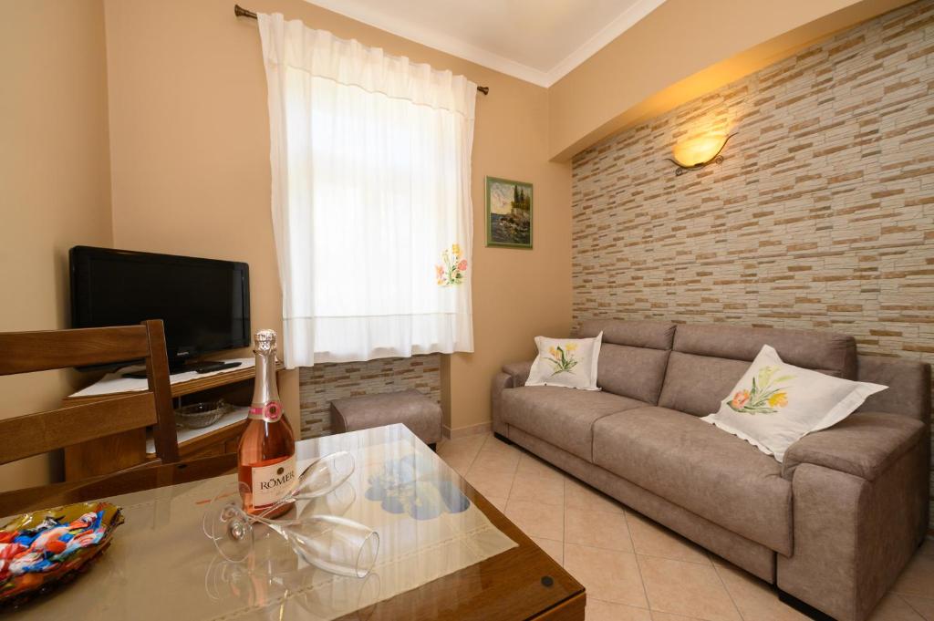 Apartments Villa Salona - 5