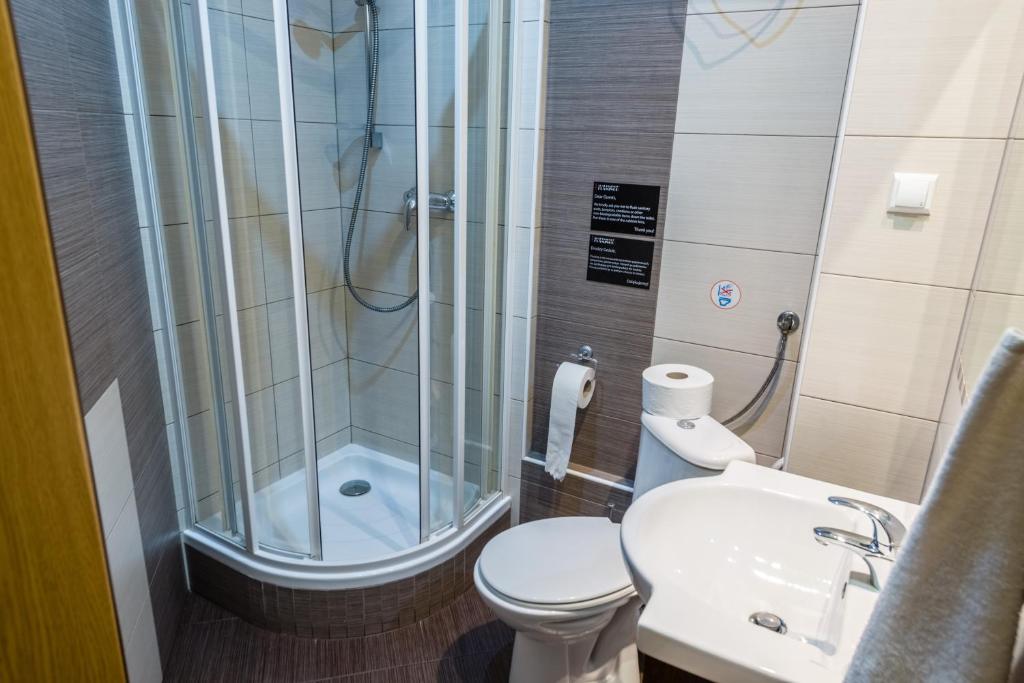 Kúpeľňa v ubytovaní Flamingo Premium Hostel