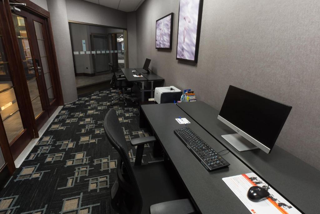 Holiday Inn Express Edmonton Downtown by IHG - Resim 27