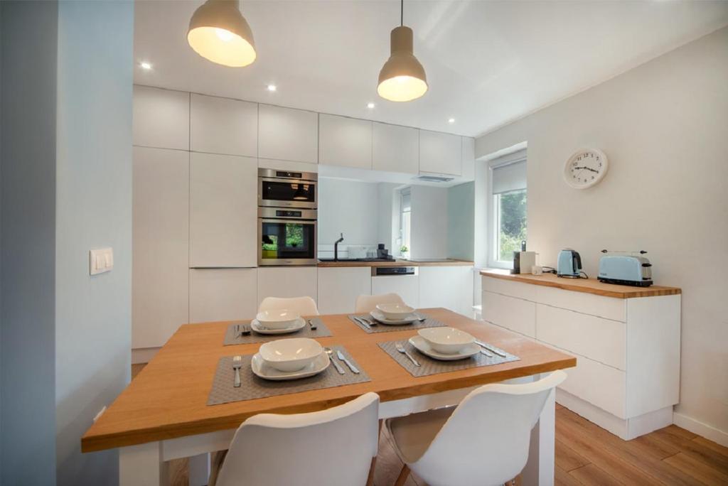 Kuchyň nebo kuchyňský kout v ubytování RÉS Apartman