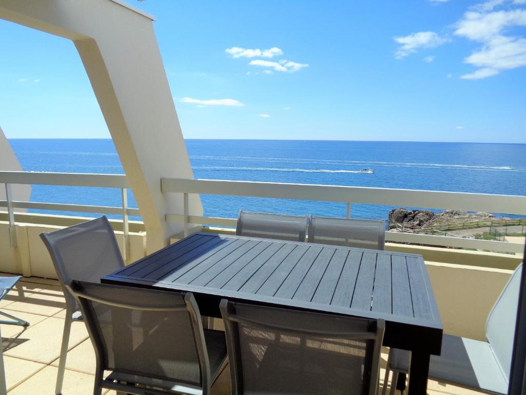 DOUBLE TERRASSE EN 1ERE LIGNE MER, DERNIER ETAGE