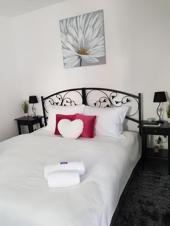 Postel nebo postele na pokoji v ubytování Central Luxury Apartments